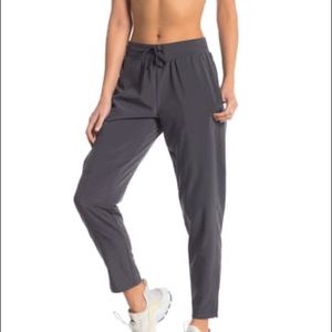 Summer Camp Woven Ankle Pants - Z by Zella